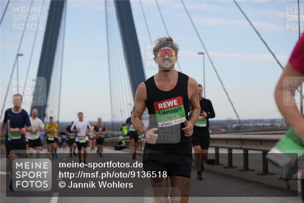 03.10.2025 - Köhlbrandbrückenlauf Jannik Wohlers http://msf.ph/oto/9136518 03.10.2025 15:24:39 Position 1 7873 meine-sportfotos.de