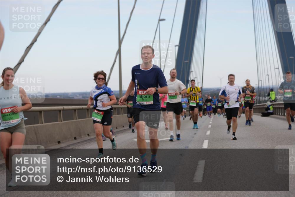 03.10.2025 - Köhlbrandbrückenlauf Jannik Wohlers http://msf.ph/oto/9136529 03.10.2025 15:24:40 Position 1 7056, 7085, 7610 meine-sportfotos.de