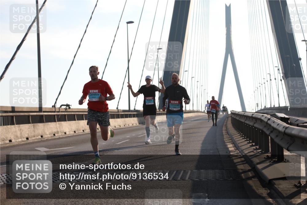 03.10.2025 - Köhlbrandbrückenlauf Yannick Fuchs http://msf.ph/oto/9136534 03.10.2025 08:20:19 Position 2 2402 meine-sportfotos.de