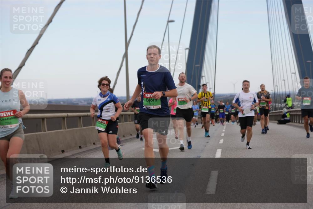 03.10.2025 - Köhlbrandbrückenlauf Jannik Wohlers http://msf.ph/oto/9136536 03.10.2025 15:24:40 Position 1 7056, 7610 meine-sportfotos.de