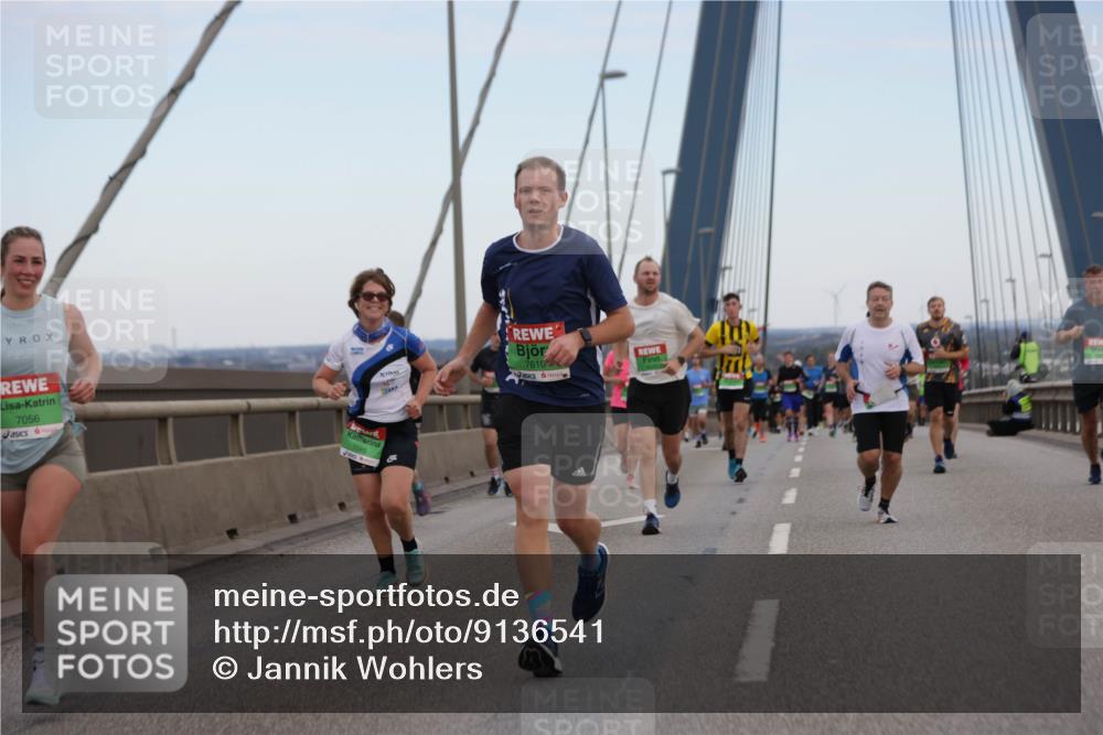 03.10.2025 - Köhlbrandbrückenlauf Jannik Wohlers http://msf.ph/oto/9136541 03.10.2025 15:24:40 Position 1 7056, 7085, 7610 meine-sportfotos.de