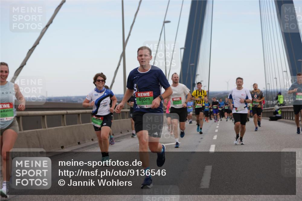 03.10.2025 - Köhlbrandbrückenlauf Jannik Wohlers http://msf.ph/oto/9136546 03.10.2025 15:24:40 Position 1 7056, 7085, 7610 meine-sportfotos.de