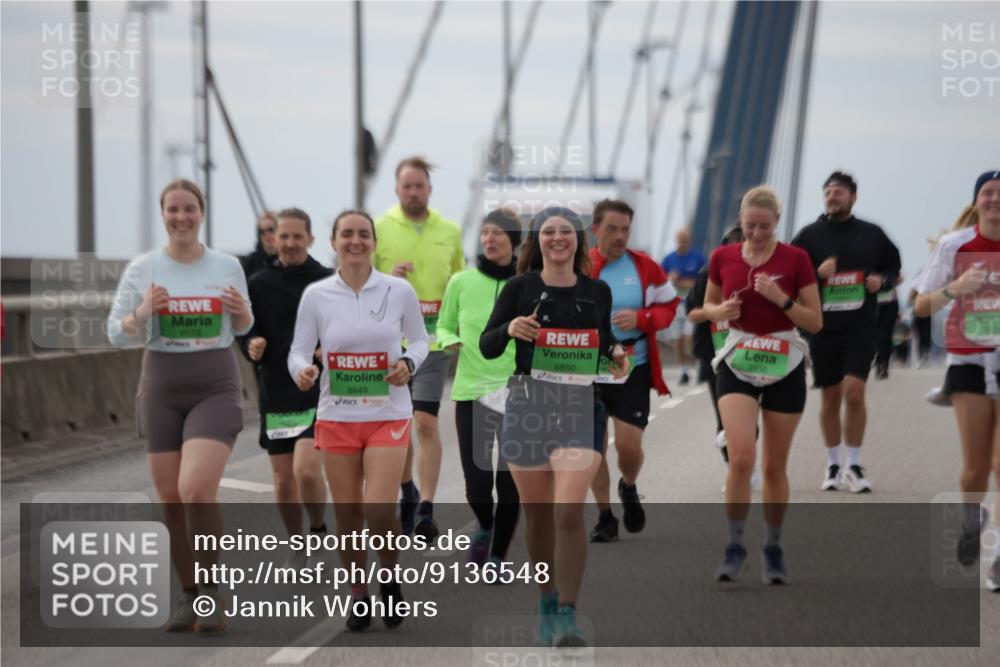 03.10.2025 - Köhlbrandbrückenlauf Jannik Wohlers http://msf.ph/oto/9136548 03.10.2025 16:07:05 Position 1 8573, 8849, 8850, 9336 meine-sportfotos.de