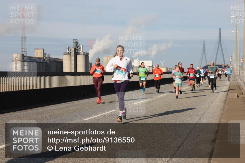 03.10.2025 - Köhlbrandbrückenlauf Lena Gebhardt http://msf.ph/oto/9136550 03.10.2025 09:54:25 Position 2 1387 meine-sportfotos.de