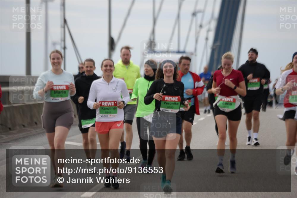 03.10.2025 - Köhlbrandbrückenlauf Jannik Wohlers http://msf.ph/oto/9136553 03.10.2025 16:07:05 Position 1 8573, 8849, 8850, 9336 meine-sportfotos.de