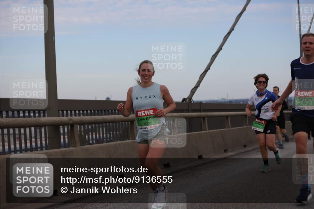 03.10.2025 - Köhlbrandbrückenlauf Jannik Wohlers http://msf.ph/oto/9136555 03.10.2025 15:24:41 Position 1 19, 7056, 7085, 7610 meine-sportfotos.de