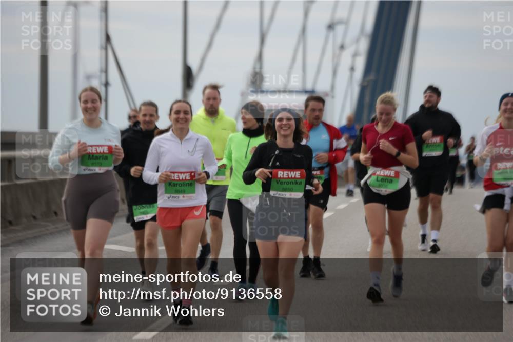 03.10.2025 - Köhlbrandbrückenlauf Jannik Wohlers http://msf.ph/oto/9136558 03.10.2025 16:07:05 Position 1 8573, 8849, 8850, 9336 meine-sportfotos.de