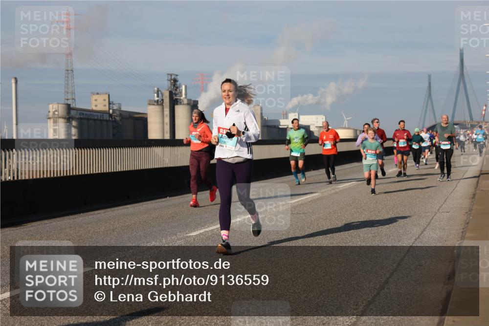 03.10.2025 - Köhlbrandbrückenlauf Lena Gebhardt http://msf.ph/oto/9136559 03.10.2025 09:54:26 Position 2 4, 1387 meine-sportfotos.de