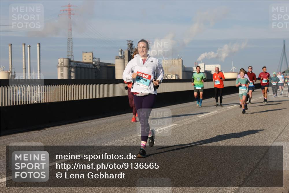 03.10.2025 - Köhlbrandbrückenlauf Lena Gebhardt http://msf.ph/oto/9136565 03.10.2025 09:54:26 Position 2 1387 meine-sportfotos.de