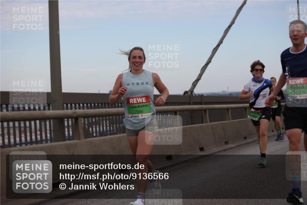03.10.2025 - Köhlbrandbrückenlauf Jannik Wohlers http://msf.ph/oto/9136566 03.10.2025 15:24:41 Position 1 7056, 7610 meine-sportfotos.de