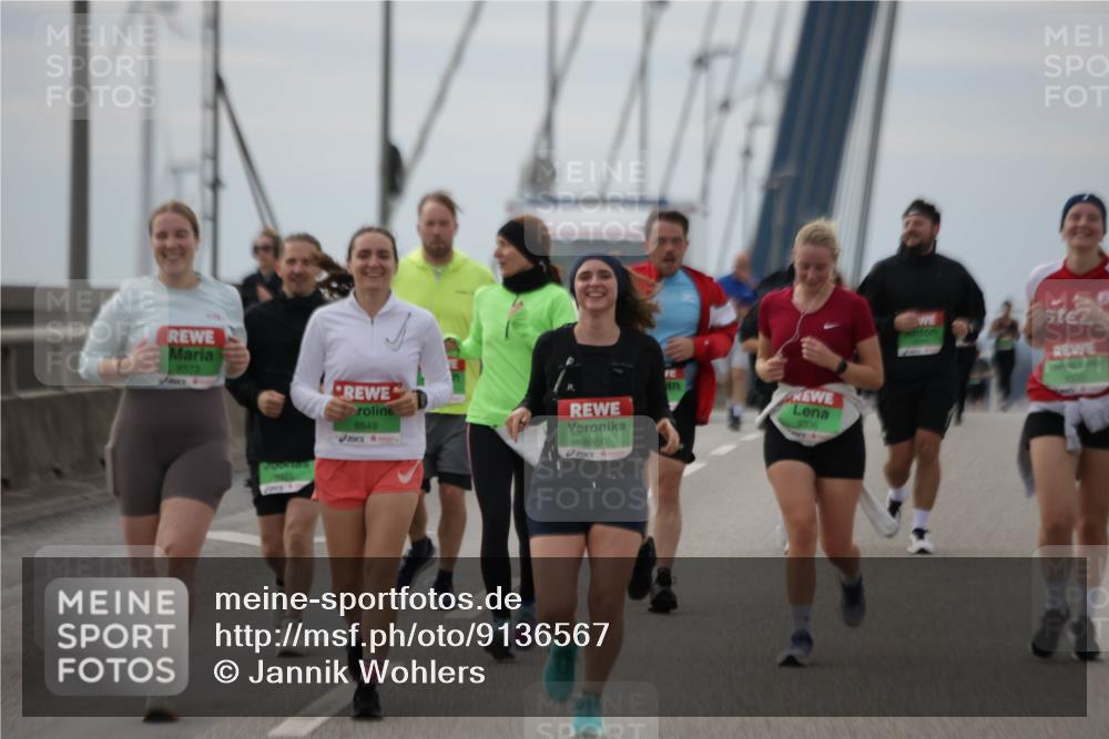 03.10.2025 - Köhlbrandbrückenlauf Jannik Wohlers http://msf.ph/oto/9136567 03.10.2025 16:07:05 Position 1 8573, 8849, 8850, 9336 meine-sportfotos.de