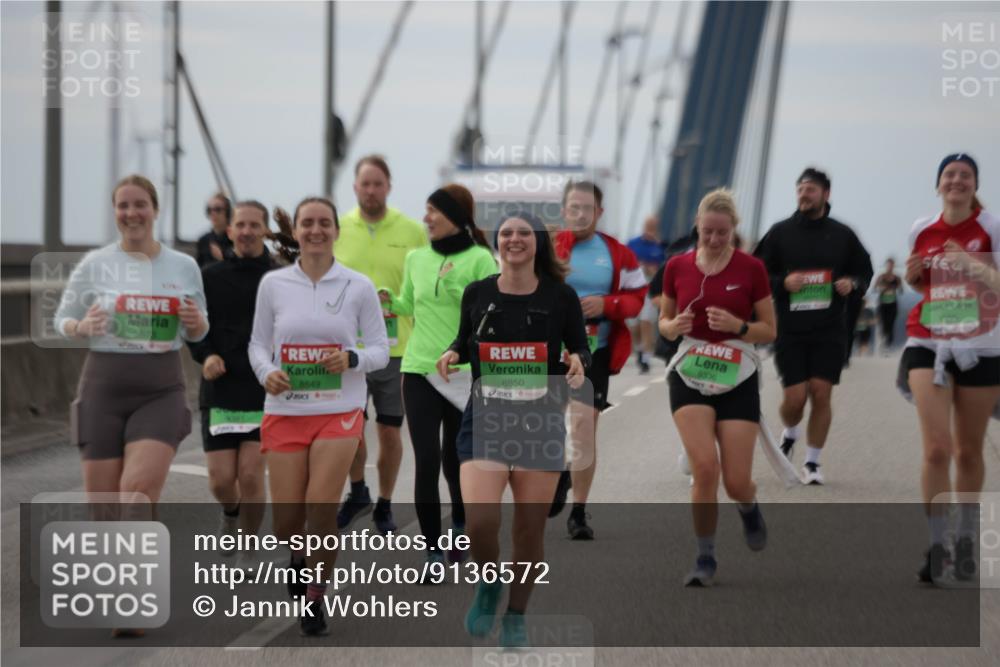 03.10.2025 - Köhlbrandbrückenlauf Jannik Wohlers http://msf.ph/oto/9136572 03.10.2025 16:07:05 Position 1 8573, 8849, 8850, 9336 meine-sportfotos.de