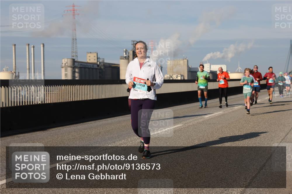 03.10.2025 - Köhlbrandbrückenlauf Lena Gebhardt http://msf.ph/oto/9136573 03.10.2025 09:54:26 Position 2 1387 meine-sportfotos.de