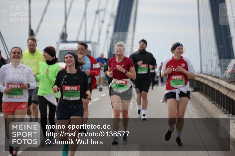 03.10.2025 - Köhlbrandbrückenlauf Jannik Wohlers http://msf.ph/oto/9136577 03.10.2025 16:07:06 Position 1 8849, 8850, 9336, 9335 meine-sportfotos.de
