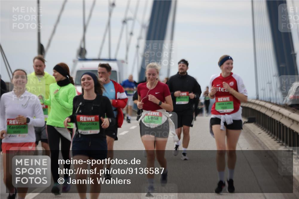 03.10.2025 - Köhlbrandbrückenlauf Jannik Wohlers http://msf.ph/oto/9136587 03.10.2025 16:07:06 Position 1 8849, 8850, 9336, 9335 meine-sportfotos.de