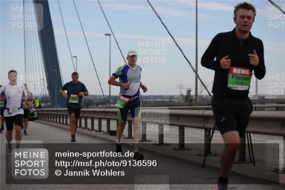 03.10.2025 - Köhlbrandbrückenlauf Jannik Wohlers http://msf.ph/oto/9136596 03.10.2025 15:24:42 Position 1 7409, 7148 meine-sportfotos.de