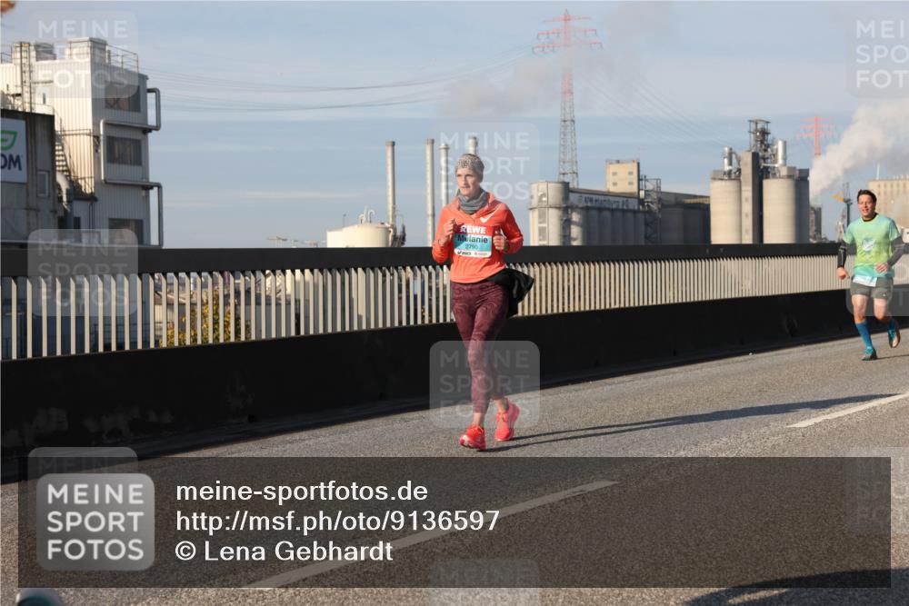 03.10.2025 - Köhlbrandbrückenlauf Lena Gebhardt http://msf.ph/oto/9136597 03.10.2025 09:54:28 Position 2 2790 meine-sportfotos.de