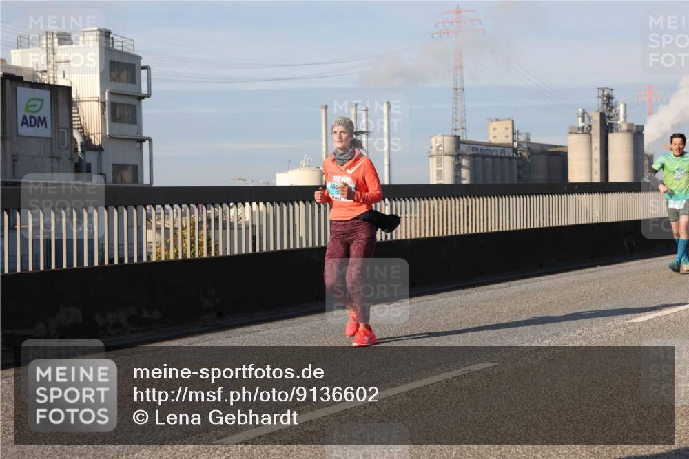 03.10.2025 - Köhlbrandbrückenlauf Lena Gebhardt http://msf.ph/oto/9136602 03.10.2025 09:54:28 Position 2 2 meine-sportfotos.de