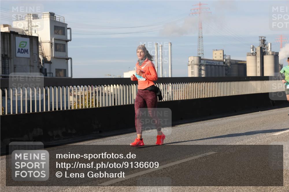 03.10.2025 - Köhlbrandbrückenlauf Lena Gebhardt http://msf.ph/oto/9136609 03.10.2025 09:54:28 Position 2  meine-sportfotos.de