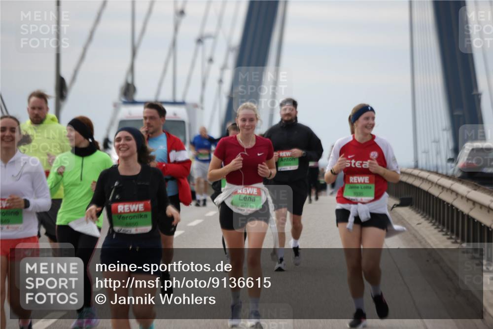 03.10.2025 - Köhlbrandbrückenlauf Jannik Wohlers http://msf.ph/oto/9136615 03.10.2025 16:07:06 Position 1 6, 09, 8850, 9336, 0335 meine-sportfotos.de