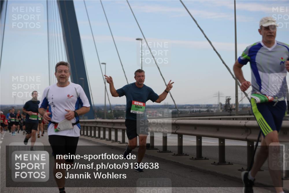 03.10.2025 - Köhlbrandbrückenlauf Jannik Wohlers http://msf.ph/oto/9136638 03.10.2025 15:24:43 Position 1 7340 meine-sportfotos.de