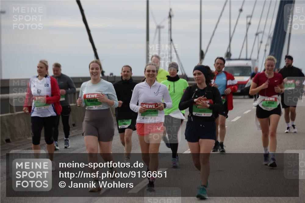 03.10.2025 - Köhlbrandbrückenlauf Jannik Wohlers http://msf.ph/oto/9136651 03.10.2025 16:07:08 Position 1 8573, 8849, 8850 meine-sportfotos.de
