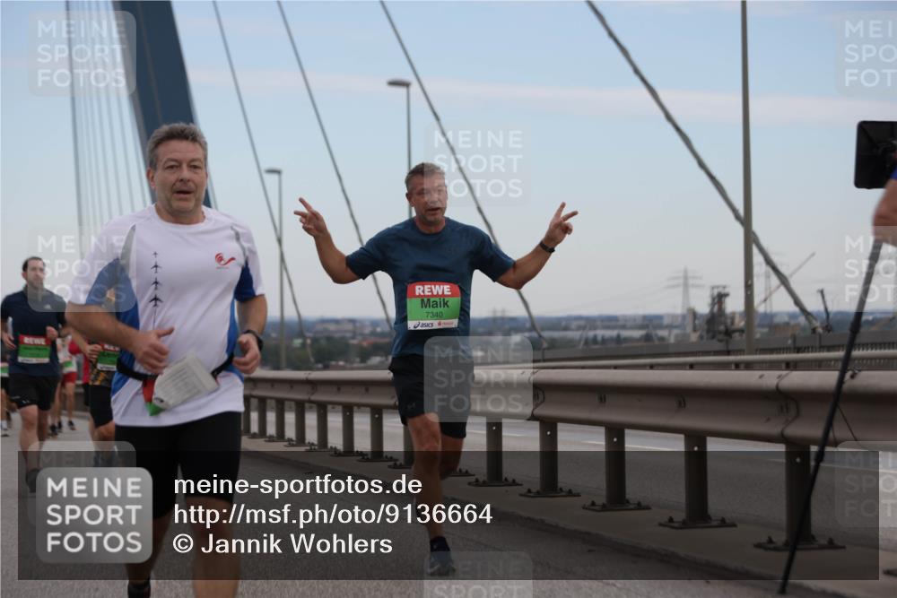 03.10.2025 - Köhlbrandbrückenlauf Jannik Wohlers http://msf.ph/oto/9136664 03.10.2025 15:24:43 Position 1 7340 meine-sportfotos.de