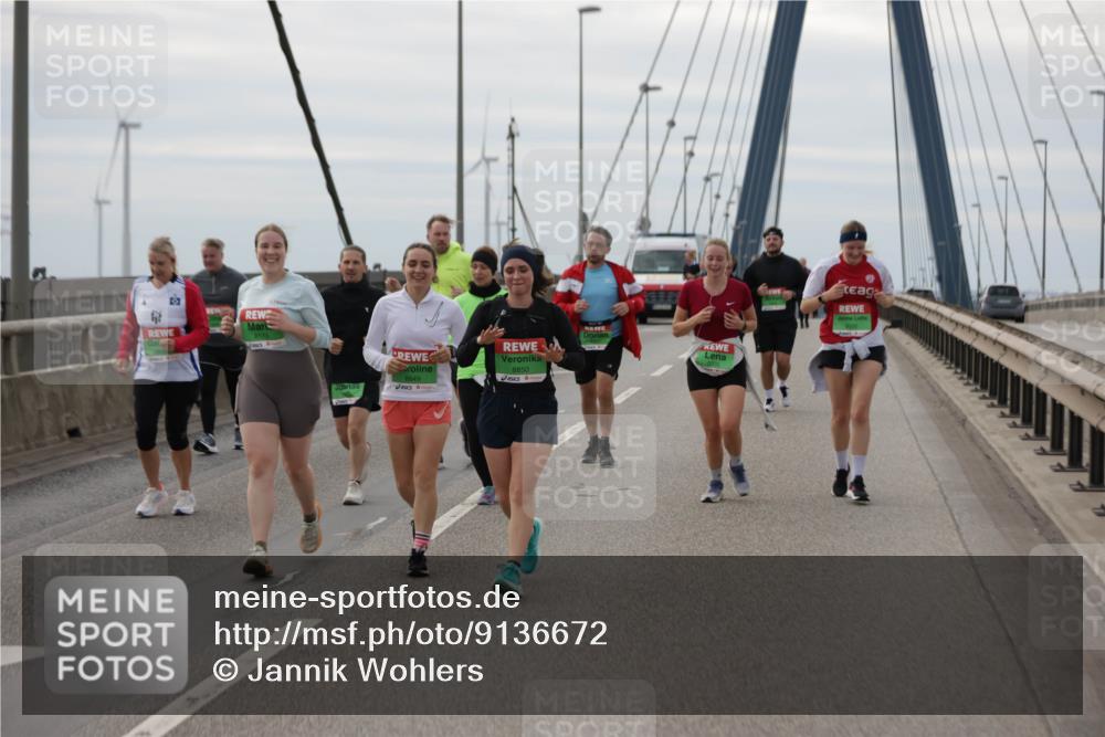 03.10.2025 - Köhlbrandbrückenlauf Jannik Wohlers http://msf.ph/oto/9136672 03.10.2025 16:07:09 Position 1 8573, 8849, 8850 meine-sportfotos.de