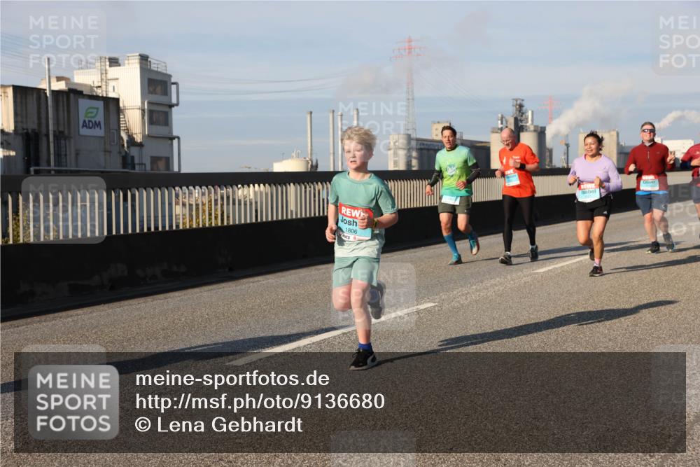 03.10.2025 - Köhlbrandbrückenlauf Lena Gebhardt http://msf.ph/oto/9136680 03.10.2025 09:54:30 Position 2 1806 meine-sportfotos.de