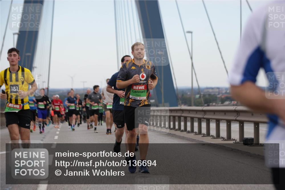 03.10.2025 - Köhlbrandbrückenlauf Jannik Wohlers http://msf.ph/oto/9136694 03.10.2025 15:24:45 Position 1 1, 1, 7241 meine-sportfotos.de