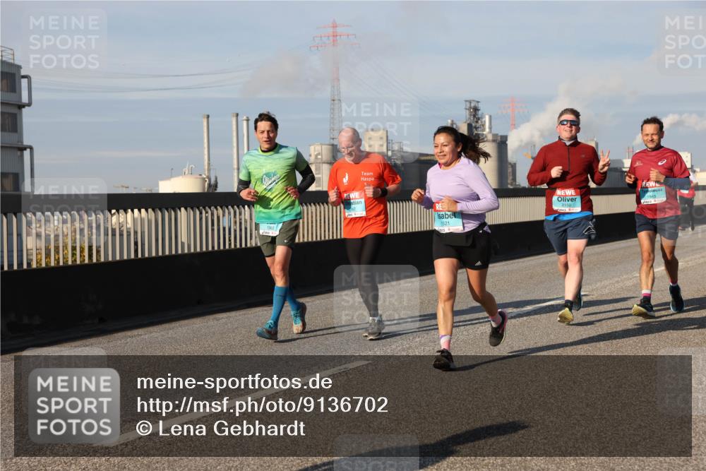 03.10.2025 - Köhlbrandbrückenlauf Lena Gebhardt http://msf.ph/oto/9136702 03.10.2025 09:54:31 Position 2 1362, 1945, 2150, 1521 meine-sportfotos.de