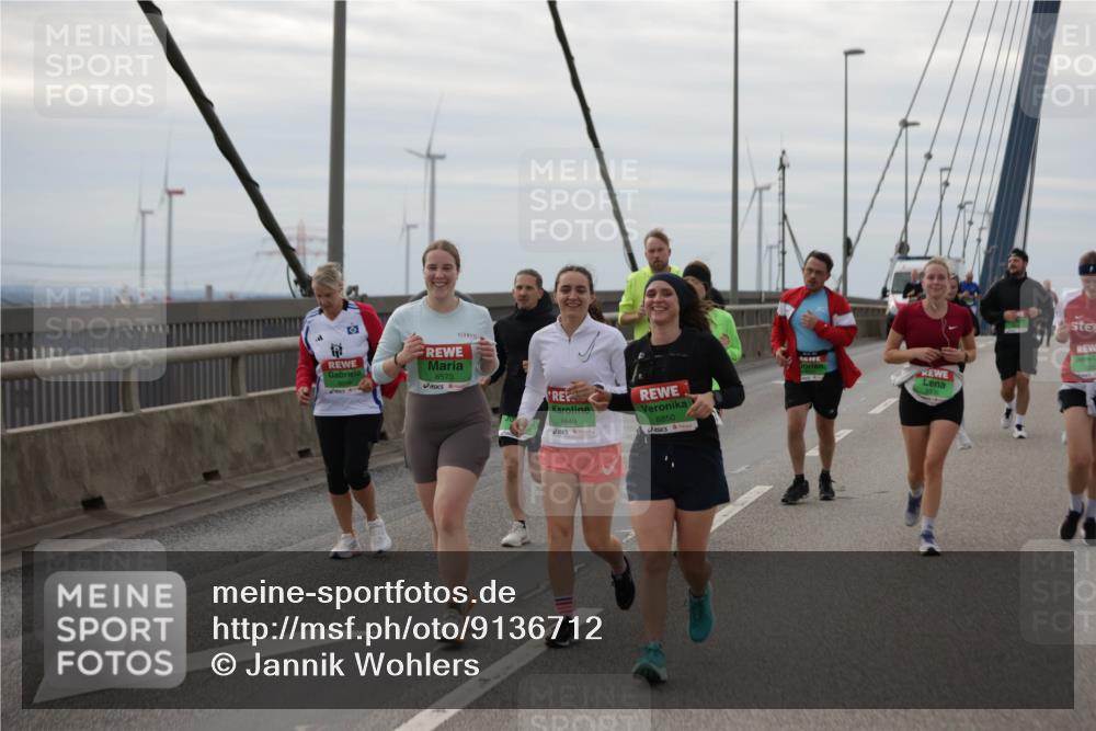 03.10.2025 - Köhlbrandbrückenlauf Jannik Wohlers http://msf.ph/oto/9136712 03.10.2025 16:07:10 Position 1 8573, 8849, 8850, 9336 meine-sportfotos.de