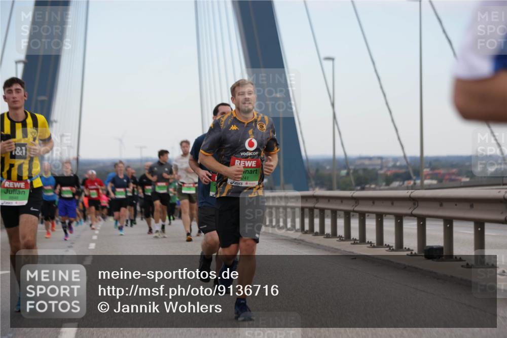 03.10.2025 - Köhlbrandbrückenlauf Jannik Wohlers http://msf.ph/oto/9136716 03.10.2025 15:24:45 Position 1 1, 1, 8846, 241 meine-sportfotos.de