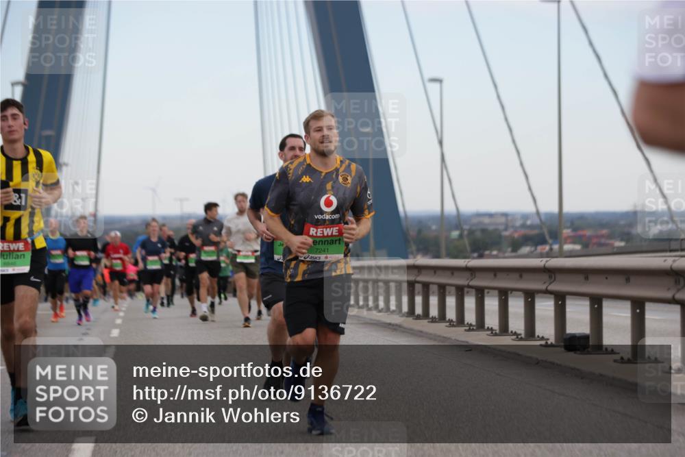 03.10.2025 - Köhlbrandbrückenlauf Jannik Wohlers http://msf.ph/oto/9136722 03.10.2025 15:24:45 Position 1 1, 8846, 7241 meine-sportfotos.de