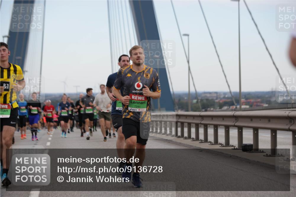 03.10.2025 - Köhlbrandbrückenlauf Jannik Wohlers http://msf.ph/oto/9136728 03.10.2025 15:24:45 Position 1 1, 846, 7241 meine-sportfotos.de