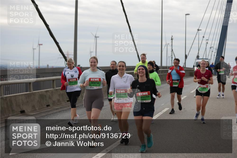 03.10.2025 - Köhlbrandbrückenlauf Jannik Wohlers http://msf.ph/oto/9136729 03.10.2025 16:07:10 Position 1 8573, 8849, 8850 meine-sportfotos.de