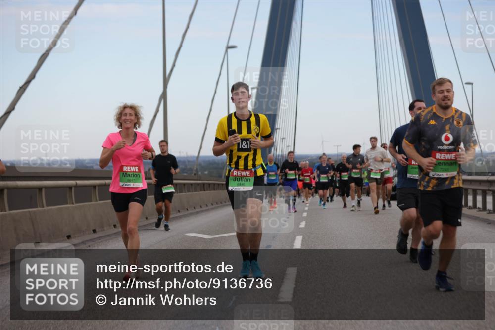 03.10.2025 - Köhlbrandbrückenlauf Jannik Wohlers http://msf.ph/oto/9136736 03.10.2025 15:24:45 Position 1 1, 1, 8847, 8846, 7241 meine-sportfotos.de