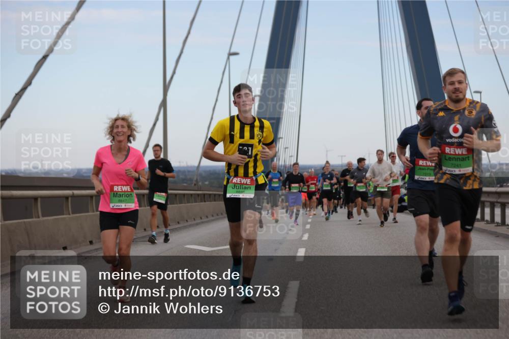 03.10.2025 - Köhlbrandbrückenlauf Jannik Wohlers http://msf.ph/oto/9136753 03.10.2025 15:24:46 Position 1 8847, 8846, 7241, 7513 meine-sportfotos.de