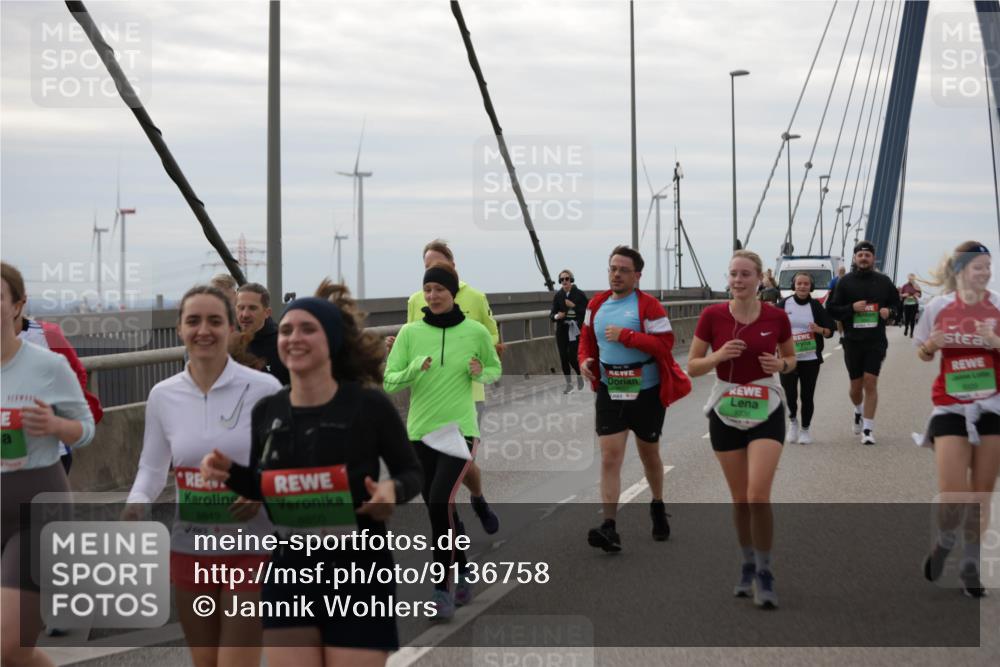 03.10.2025 - Köhlbrandbrückenlauf Jannik Wohlers http://msf.ph/oto/9136758 03.10.2025 16:07:11 Position 1 8849, 6850, 9336 meine-sportfotos.de