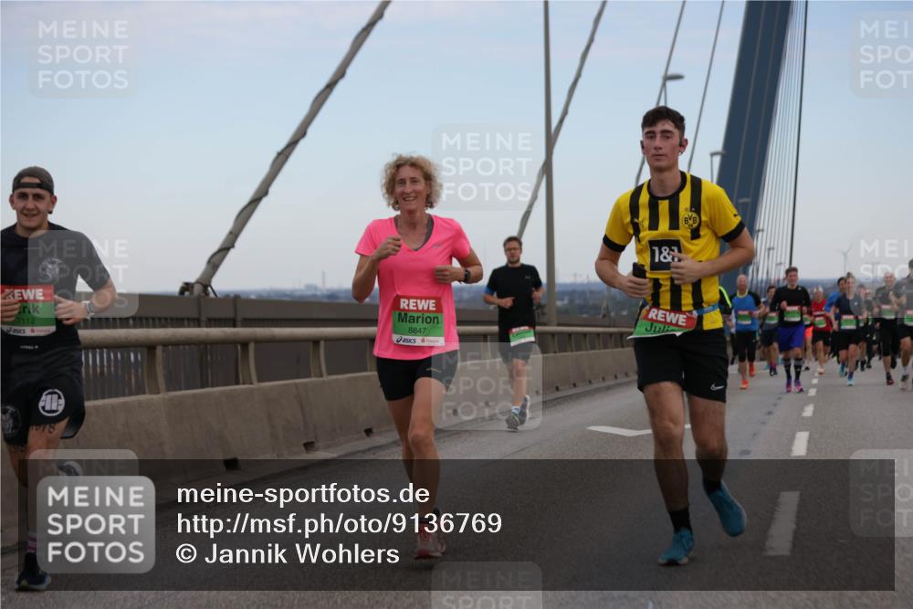 03.10.2025 - Köhlbrandbrückenlauf Jannik Wohlers http://msf.ph/oto/9136769 03.10.2025 15:24:46 Position 1 7112, 8847, 1 meine-sportfotos.de