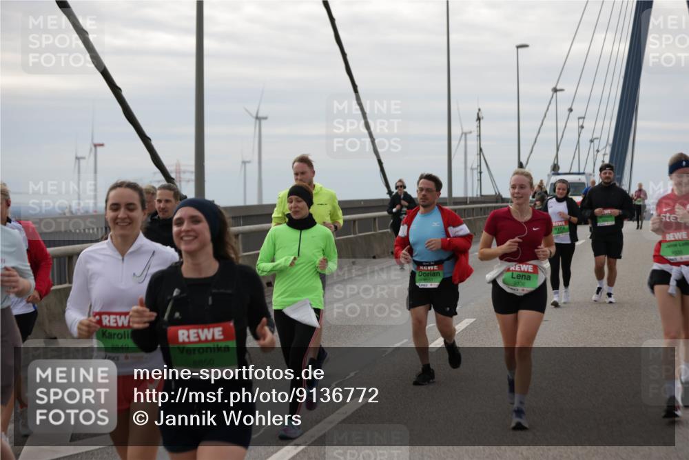 03.10.2025 - Köhlbrandbrückenlauf Jannik Wohlers http://msf.ph/oto/9136772 03.10.2025 16:07:11 Position 1 8849, 8850, 9336 meine-sportfotos.de