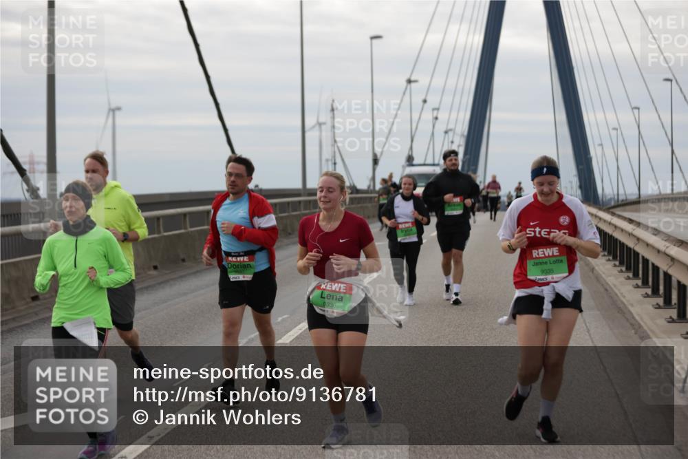 03.10.2025 - Köhlbrandbrückenlauf Jannik Wohlers http://msf.ph/oto/9136781 03.10.2025 16:07:12 Position 1 9551, 9336, 9335 meine-sportfotos.de