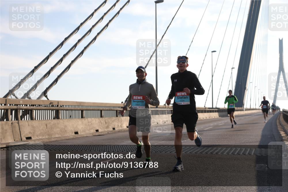 03.10.2025 - Köhlbrandbrückenlauf Yannick Fuchs http://msf.ph/oto/9136788 03.10.2025 08:20:37 Position 2 1007, 1034 meine-sportfotos.de