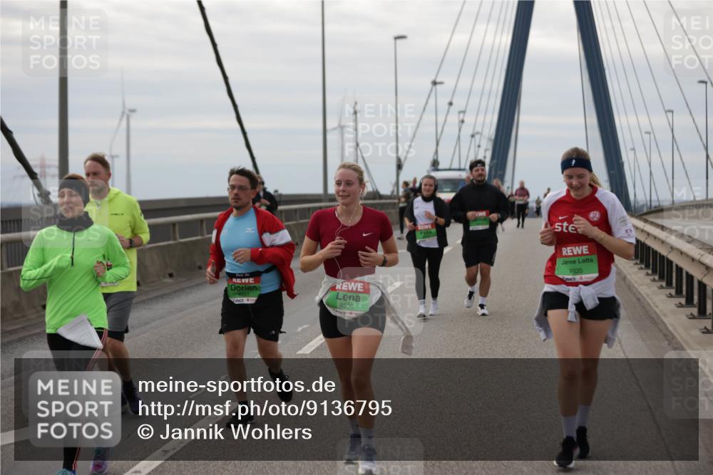 03.10.2025 - Köhlbrandbrückenlauf Jannik Wohlers http://msf.ph/oto/9136795 03.10.2025 16:07:12 Position 1 9551, 9336, 9335 meine-sportfotos.de