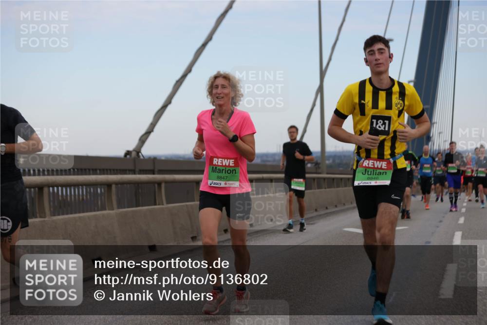 03.10.2025 - Köhlbrandbrückenlauf Jannik Wohlers http://msf.ph/oto/9136802 03.10.2025 15:24:46 Position 1 978, 8847, 1, 1, 8846 meine-sportfotos.de
