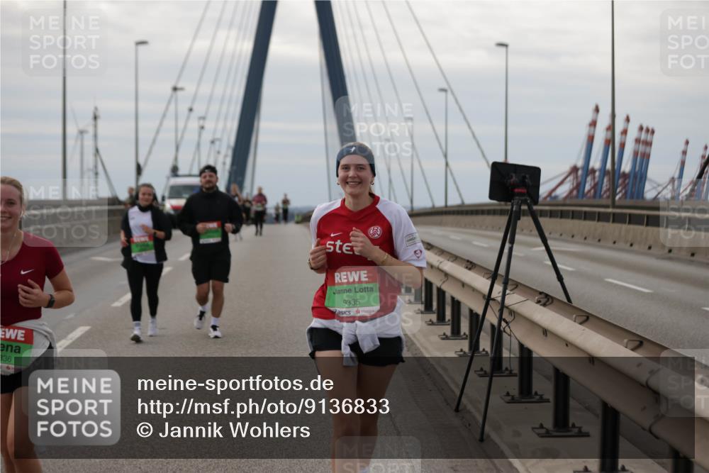 03.10.2025 - Köhlbrandbrückenlauf Jannik Wohlers http://msf.ph/oto/9136833 03.10.2025 16:07:13 Position 1 336, 9335 meine-sportfotos.de