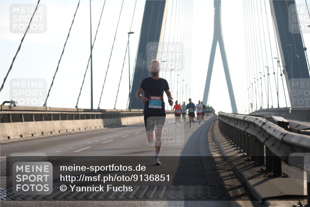 03.10.2025 - Köhlbrandbrückenlauf Yannick Fuchs http://msf.ph/oto/9136851 03.10.2025 08:20:41 Position 2 3809 meine-sportfotos.de