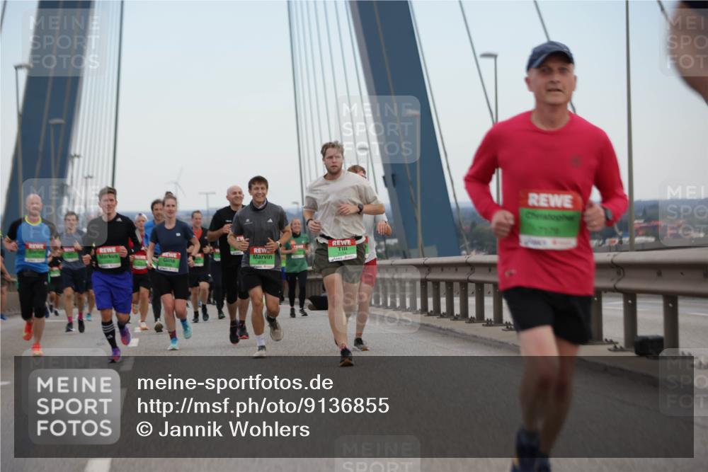 03.10.2025 - Köhlbrandbrückenlauf Jannik Wohlers http://msf.ph/oto/9136855 03.10.2025 15:24:48 Position 1 7174, 8784 meine-sportfotos.de