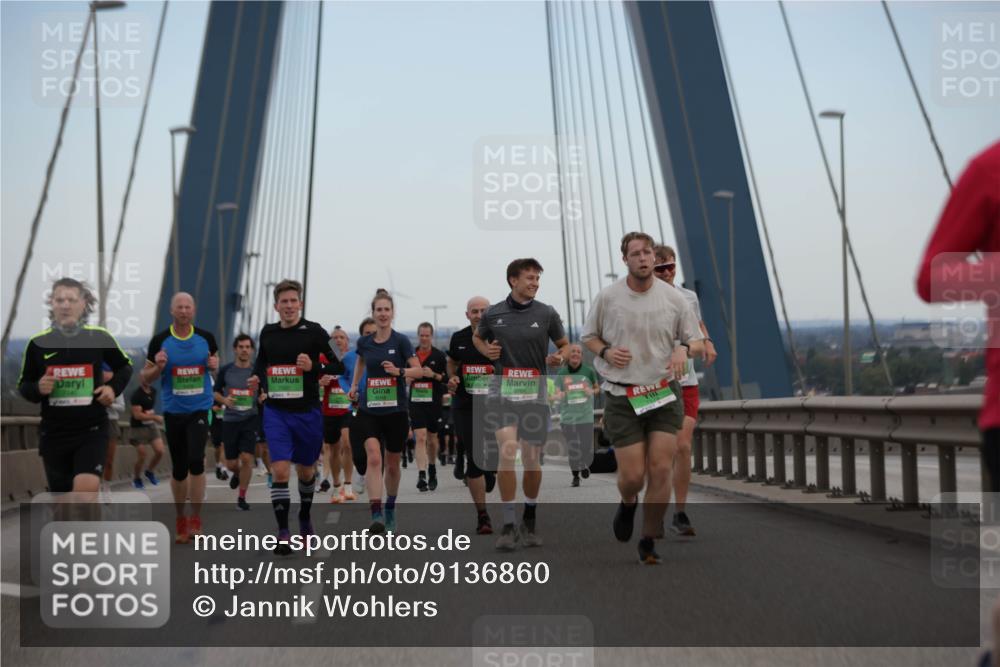 03.10.2025 - Köhlbrandbrückenlauf Jannik Wohlers http://msf.ph/oto/9136860 03.10.2025 15:24:48 Position 1 8784 meine-sportfotos.de