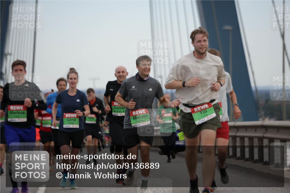 03.10.2025 - Köhlbrandbrückenlauf Jannik Wohlers http://msf.ph/oto/9136889 03.10.2025 15:24:49 Position 1 7300, 8048, 8049, 8784, 7174 meine-sportfotos.de